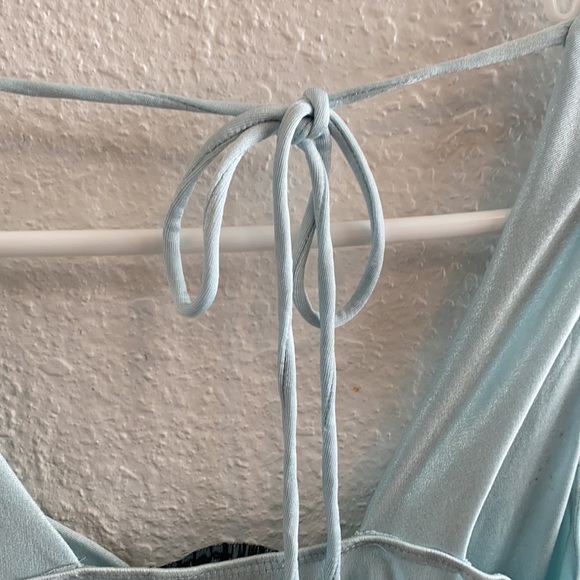 cute top for summer in blue IMPORTANT:there’s a stain in one of sleeves :( - Picture 4 of 4